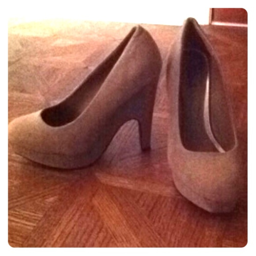 👠 Suede tan heels Qupid👠